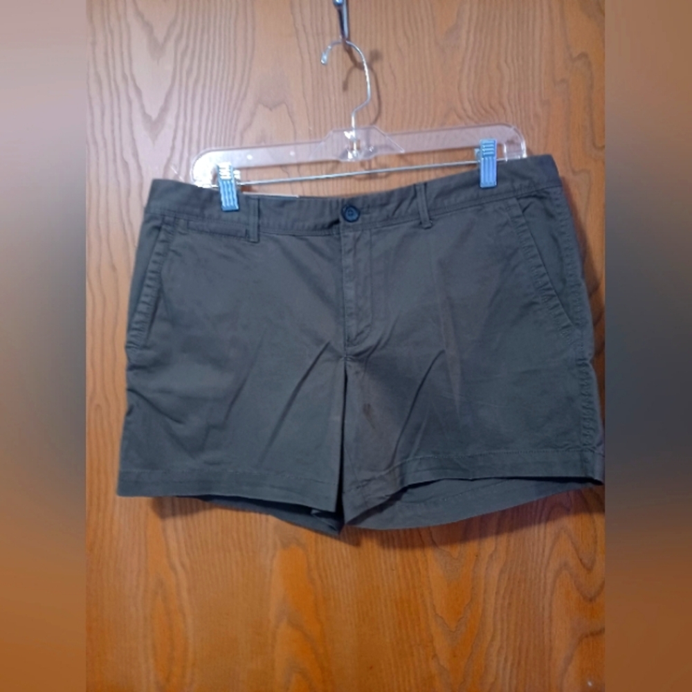 NWT BANANA REPUBLIC Chino Shorts